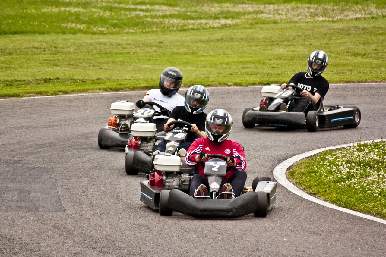 1J Sortides trimestrals (karts, làser tag,...)