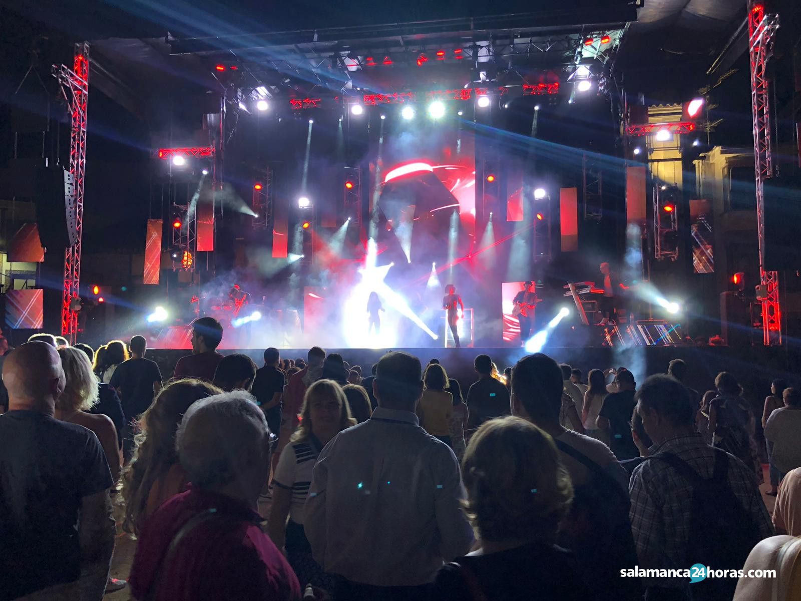 Imatge pels mitjans:  desvio parada de autobus de la BV-5023 para evitar retenciones matutinas / Aumento de presupuesto en fiestas de verano